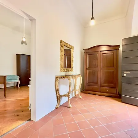 Palazzo Sacro Monte - Unique Experience 公寓 *